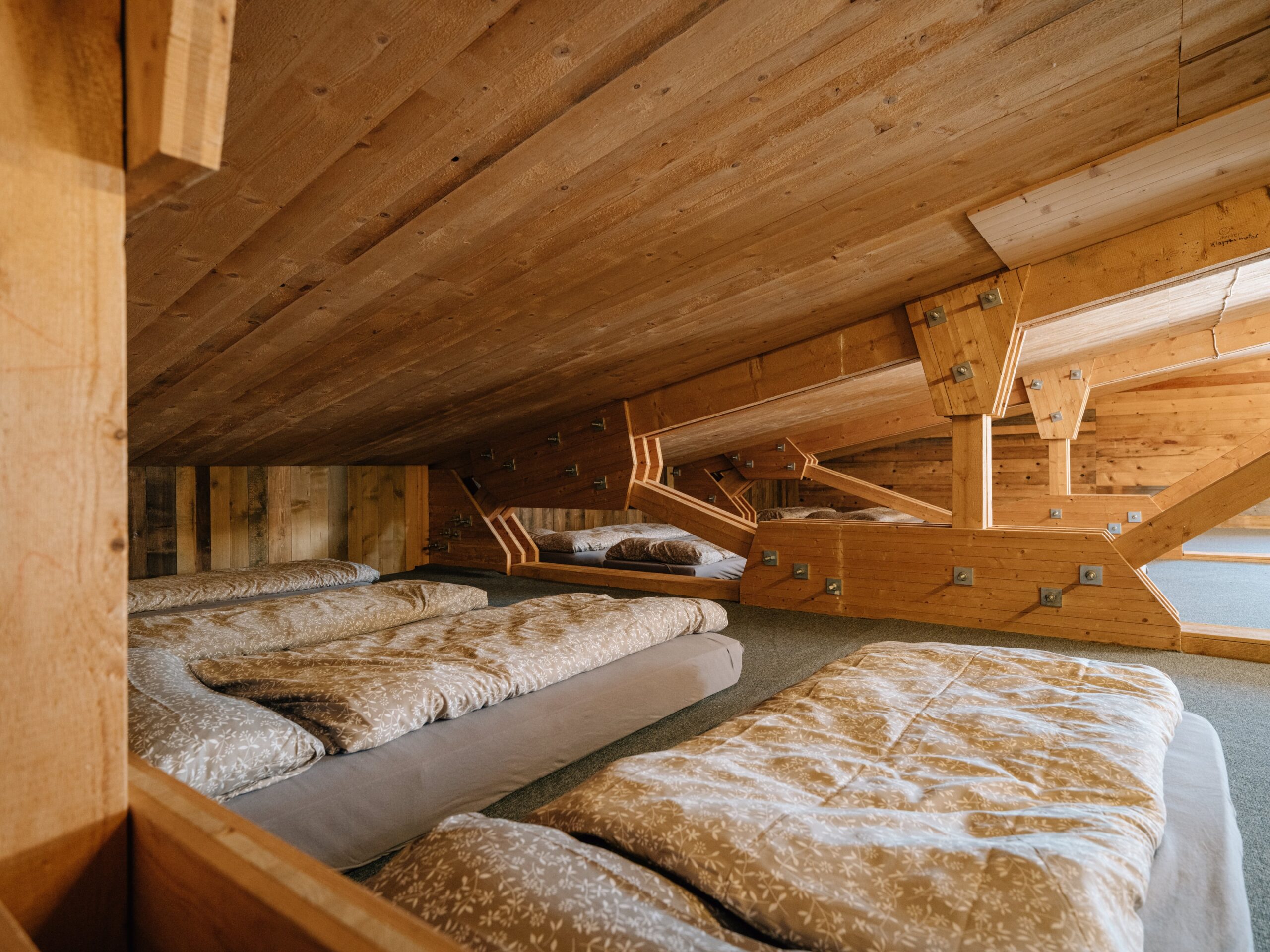 Berghütte Metsch Übernachten Massenlager Aprés-Ski